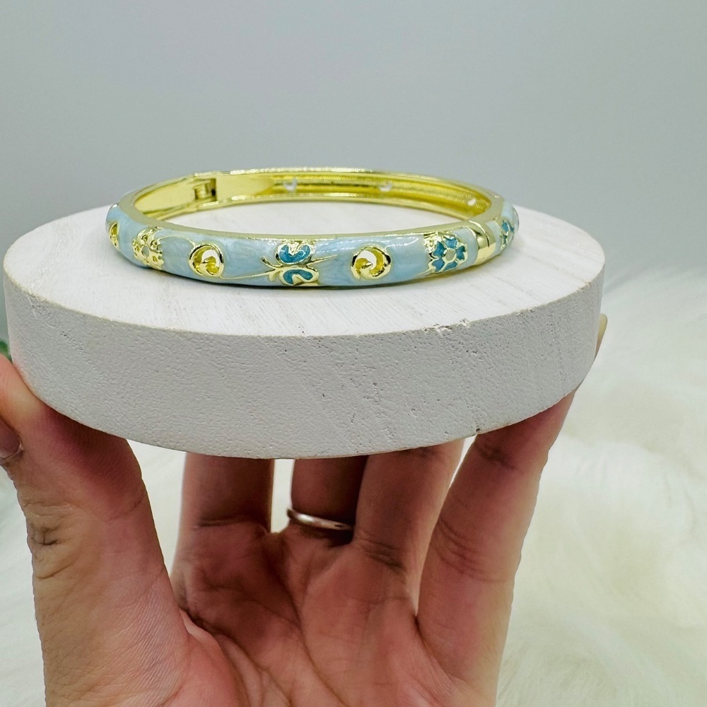 Blue Butterfly & Floral Theme Enamel Hollow Out Cloisonne  Bangle - Picture 5 of 6